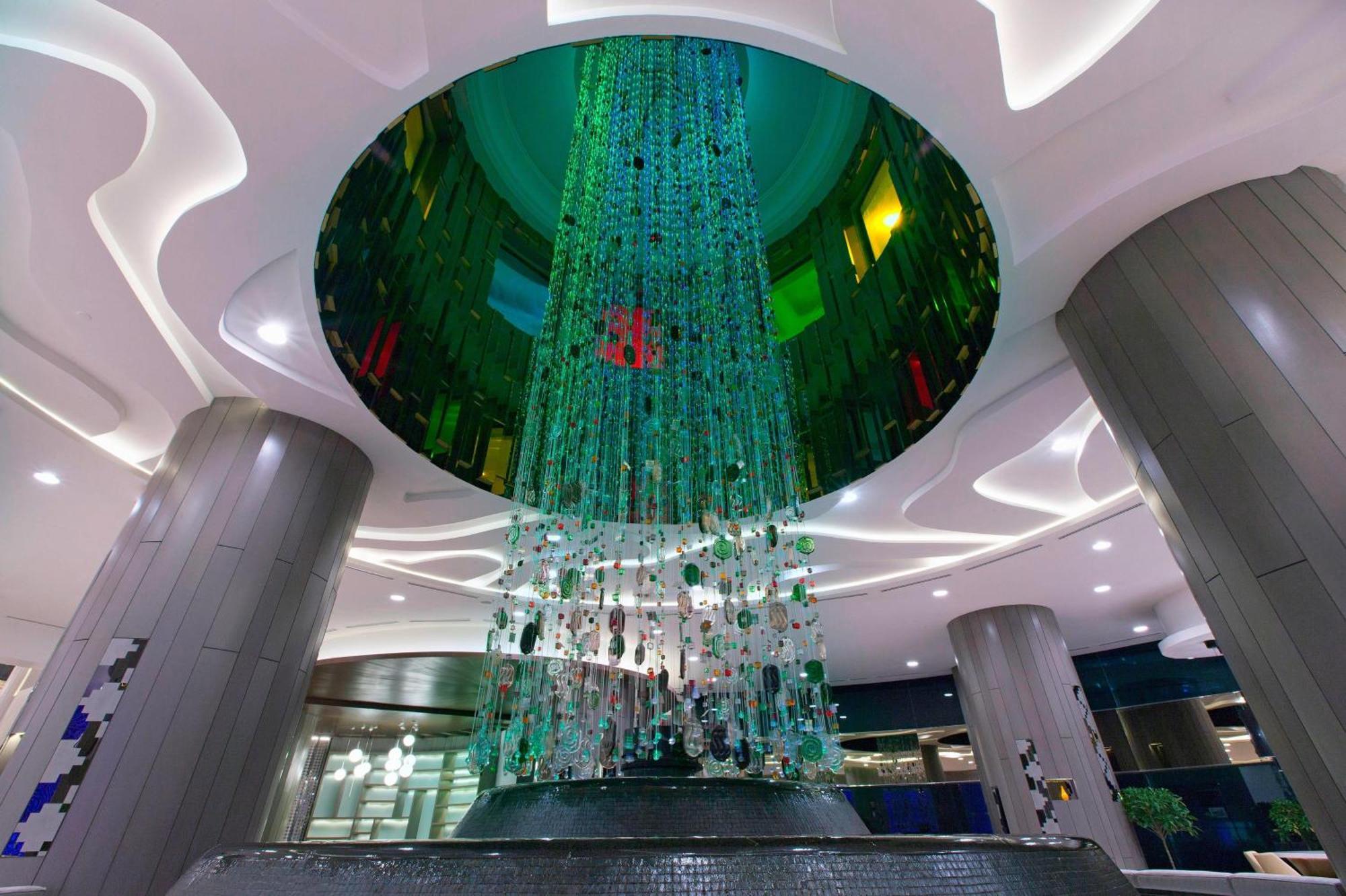 Le Meridien Kuala Lumpur Exterior foto Fountain at the entrance of the hospital