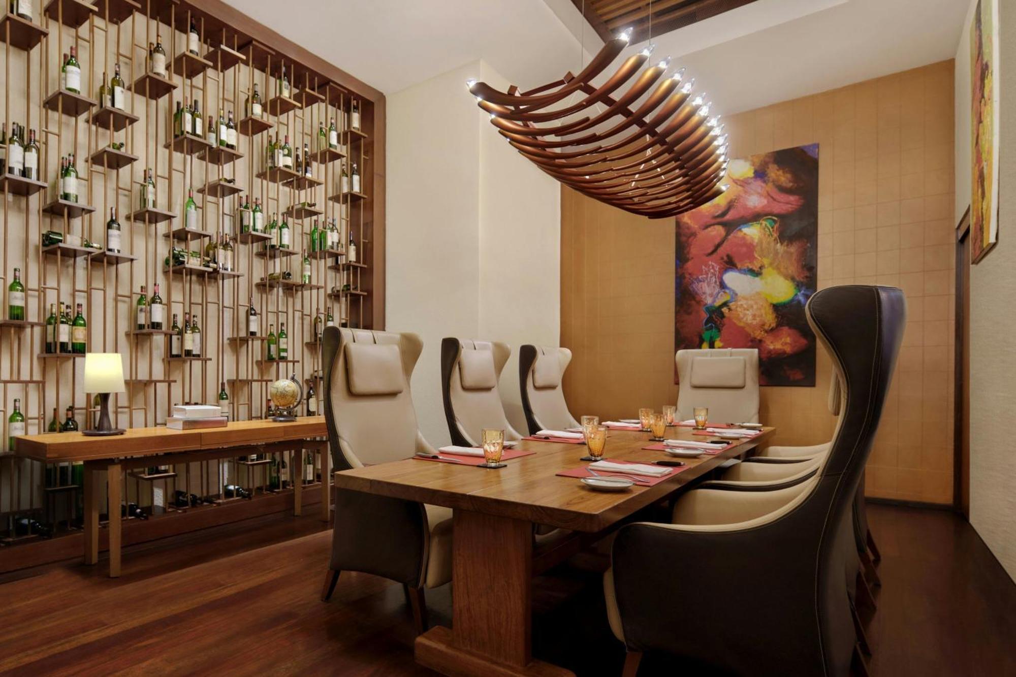 Le Meridien Kuala Lumpur Exterior foto The Wine Bar